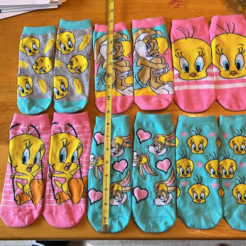 Tweety Bird and Lola Bunny socks - Picture 5 of 5